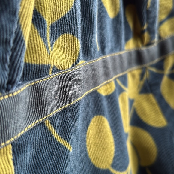 Boden 100% cotton scoop neck corduroy dress with leaf print in blue and green - Picture 9 of 16